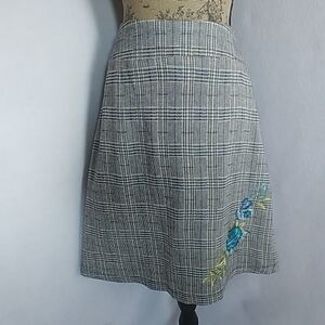 Michele Grey Plaid A line Skirt w/Embroidered Flowers